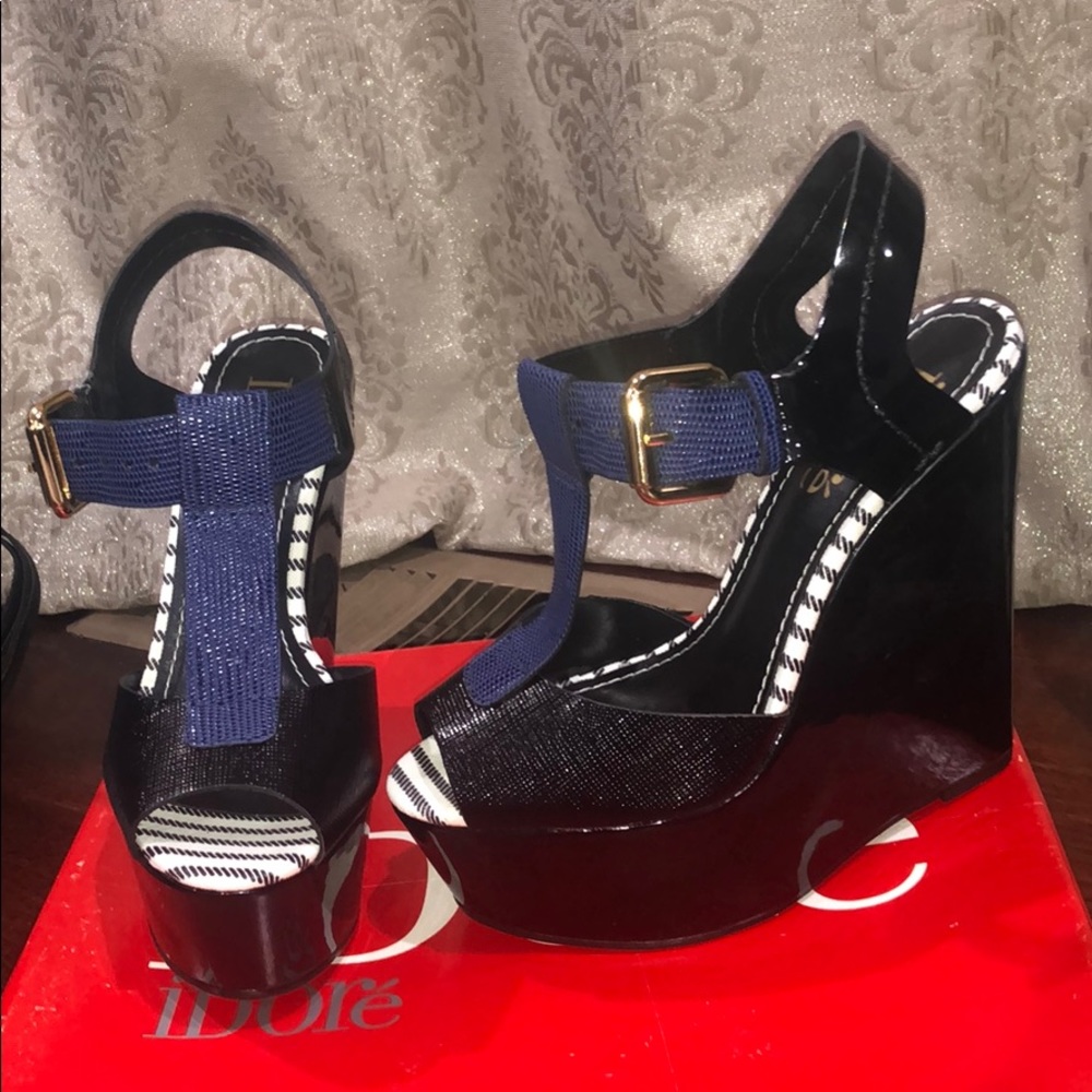 Idore wedges